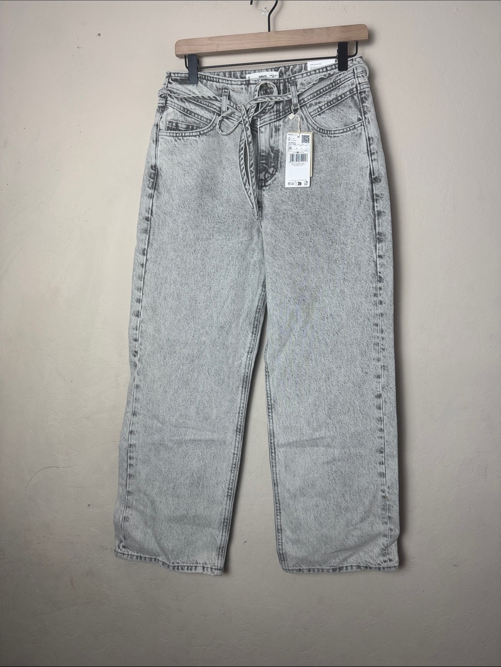 MNG Wide Leg High Waist Regular Fit Cropped Length NWT Jeans Size 6